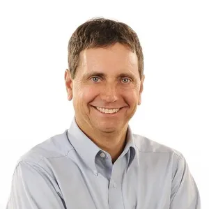 robert l mitchell headshot